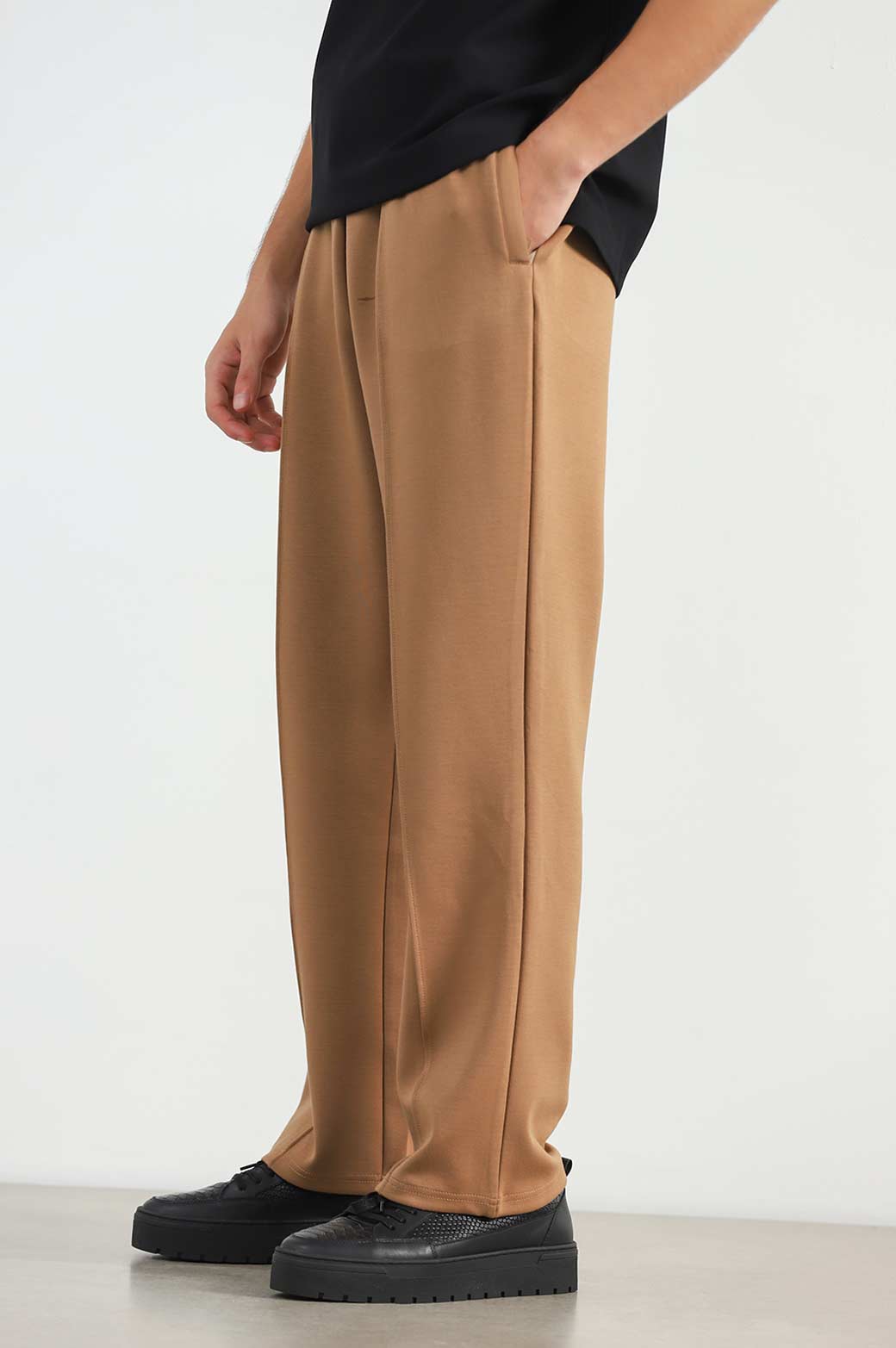 STRAIGHT KNITTED PANTS