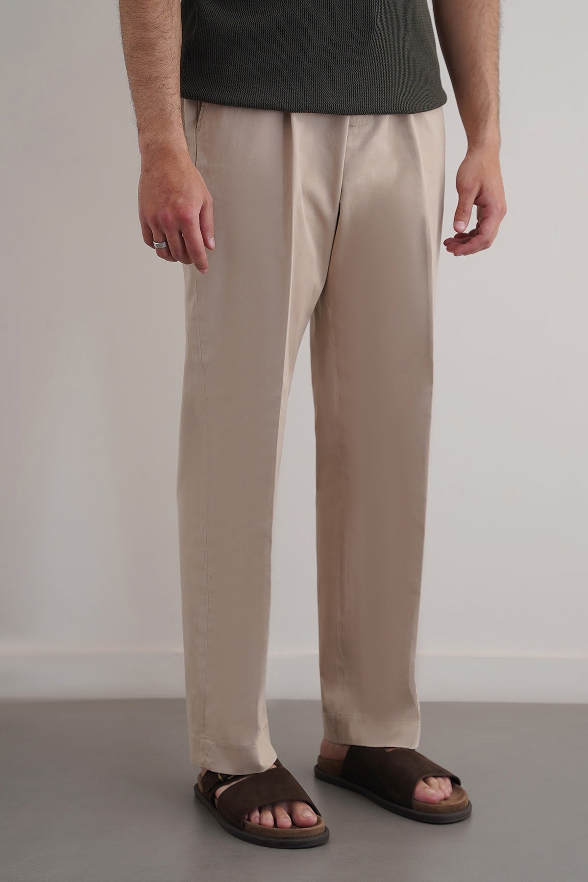 PLEATED COTTON TROUSERS