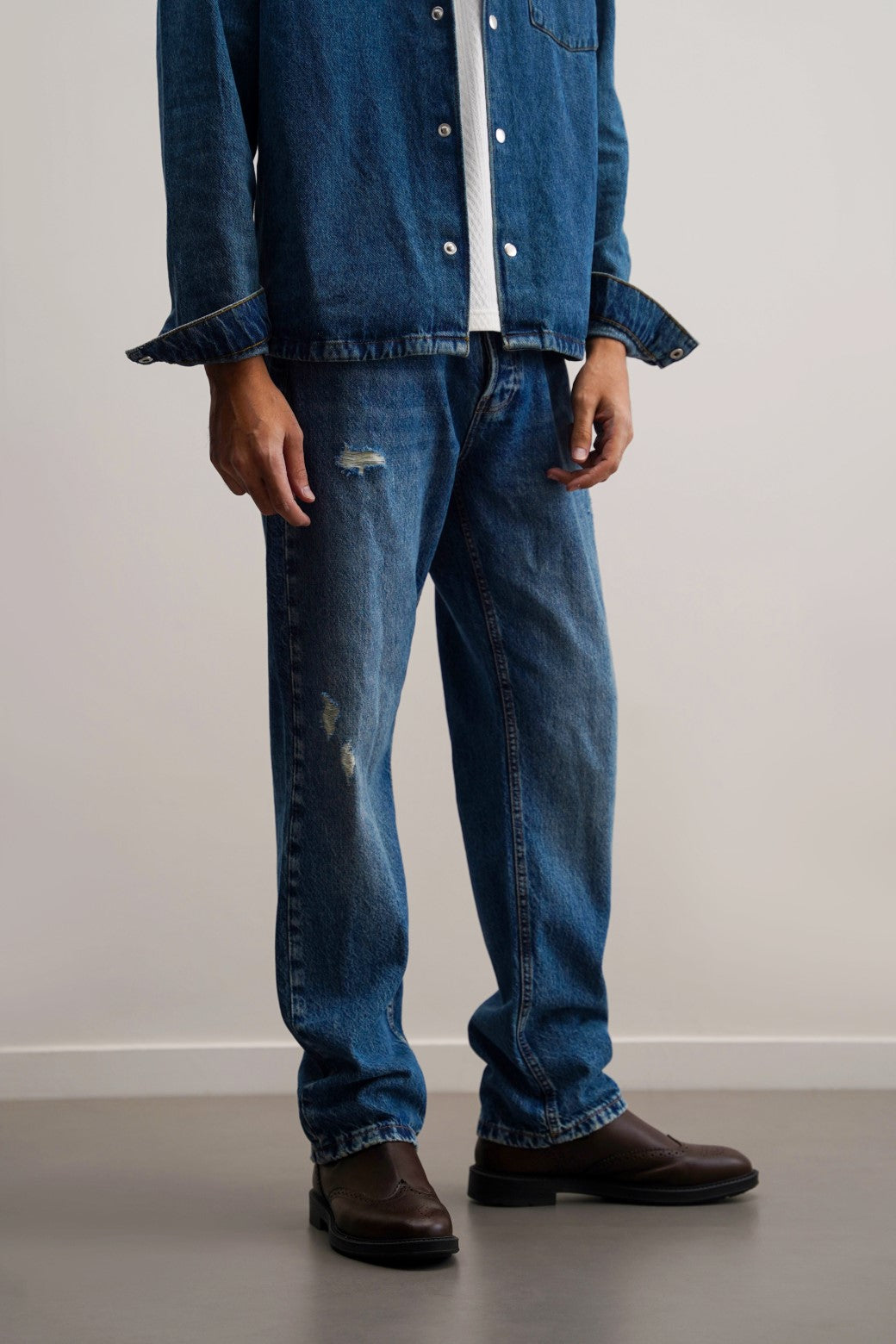 RELAXED STRAIGHT JEANS