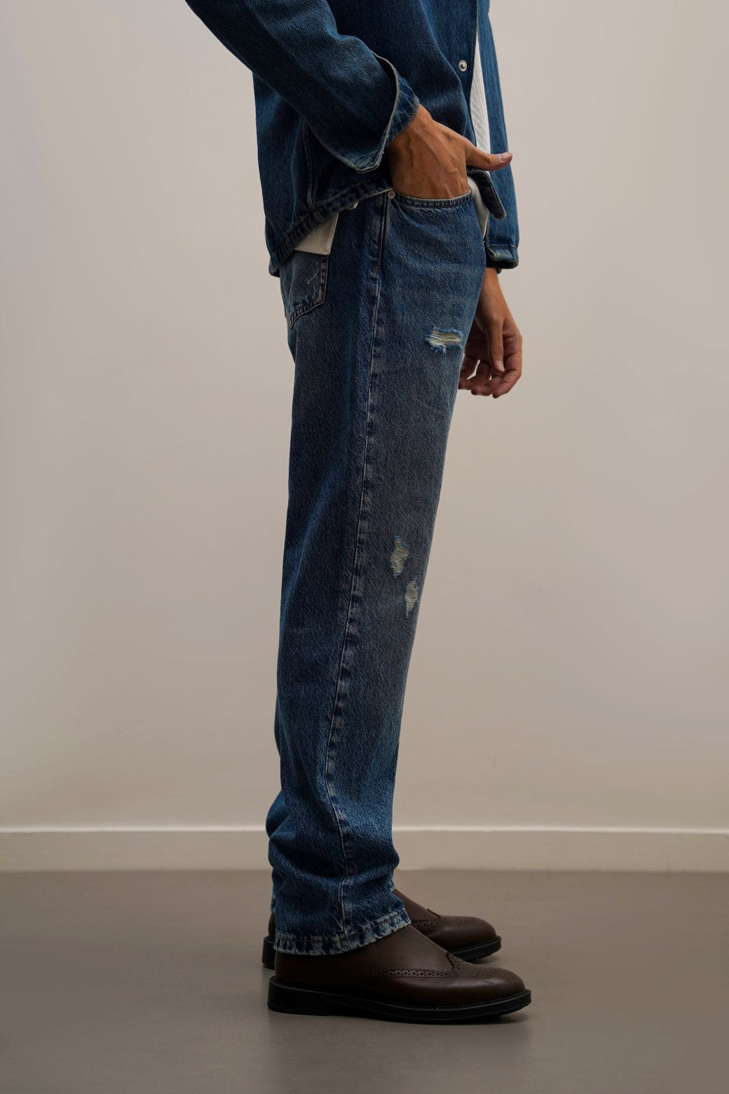 RELAXED STRAIGHT JEANS