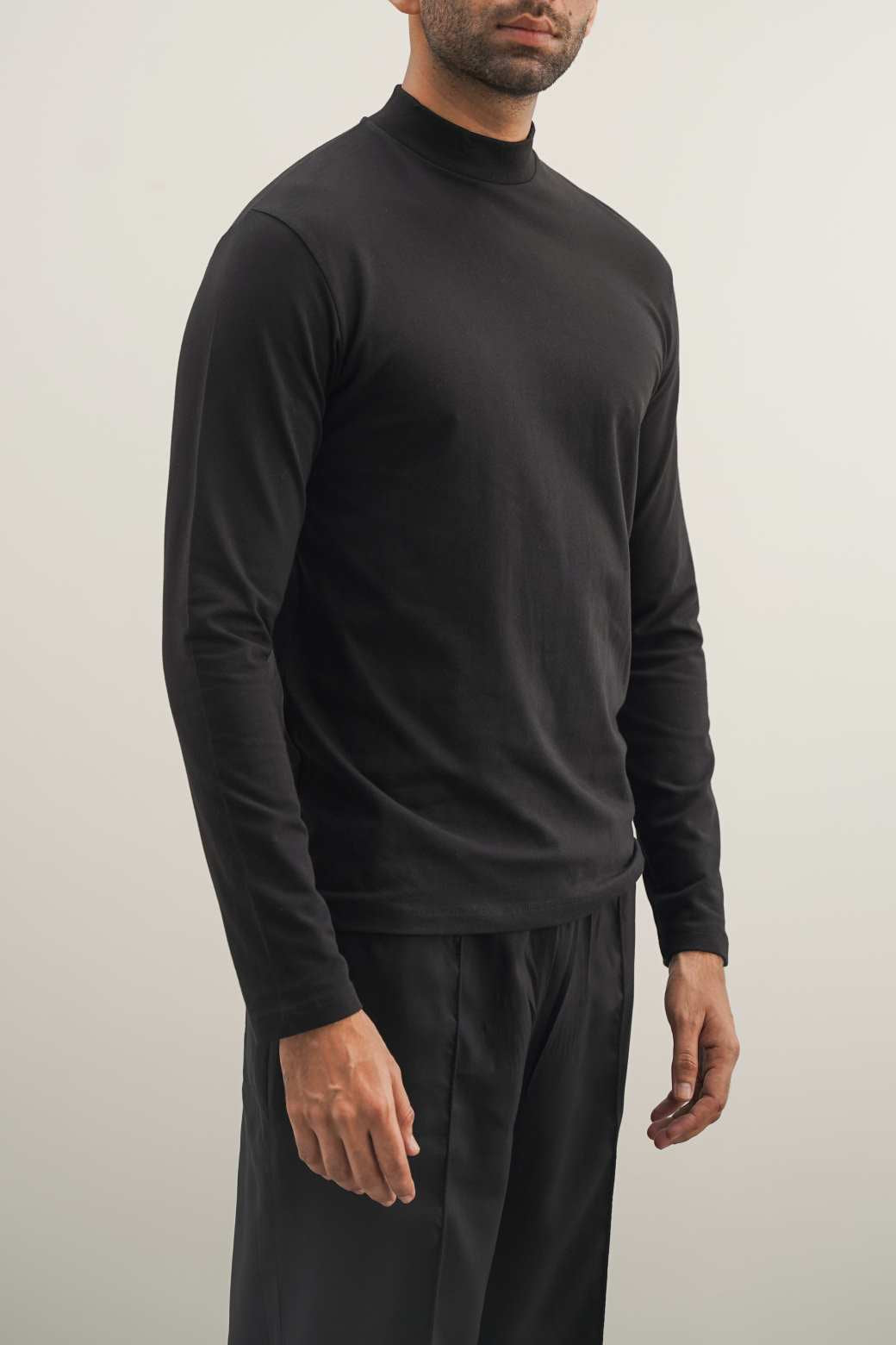 HIGH NECK T-SHIRT