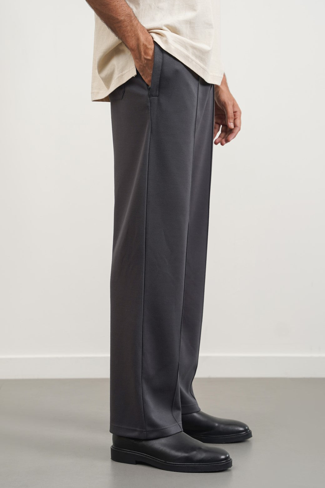 STRAIGHT KNITTED PANTS