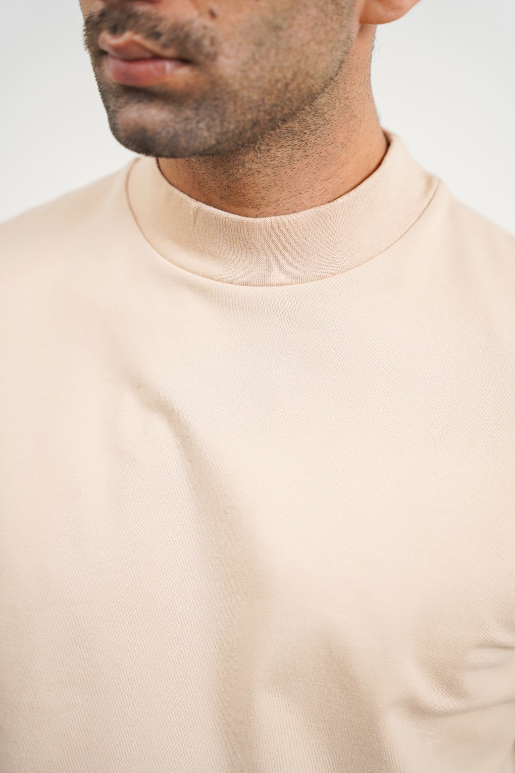 HIGH NECK T-SHIRT