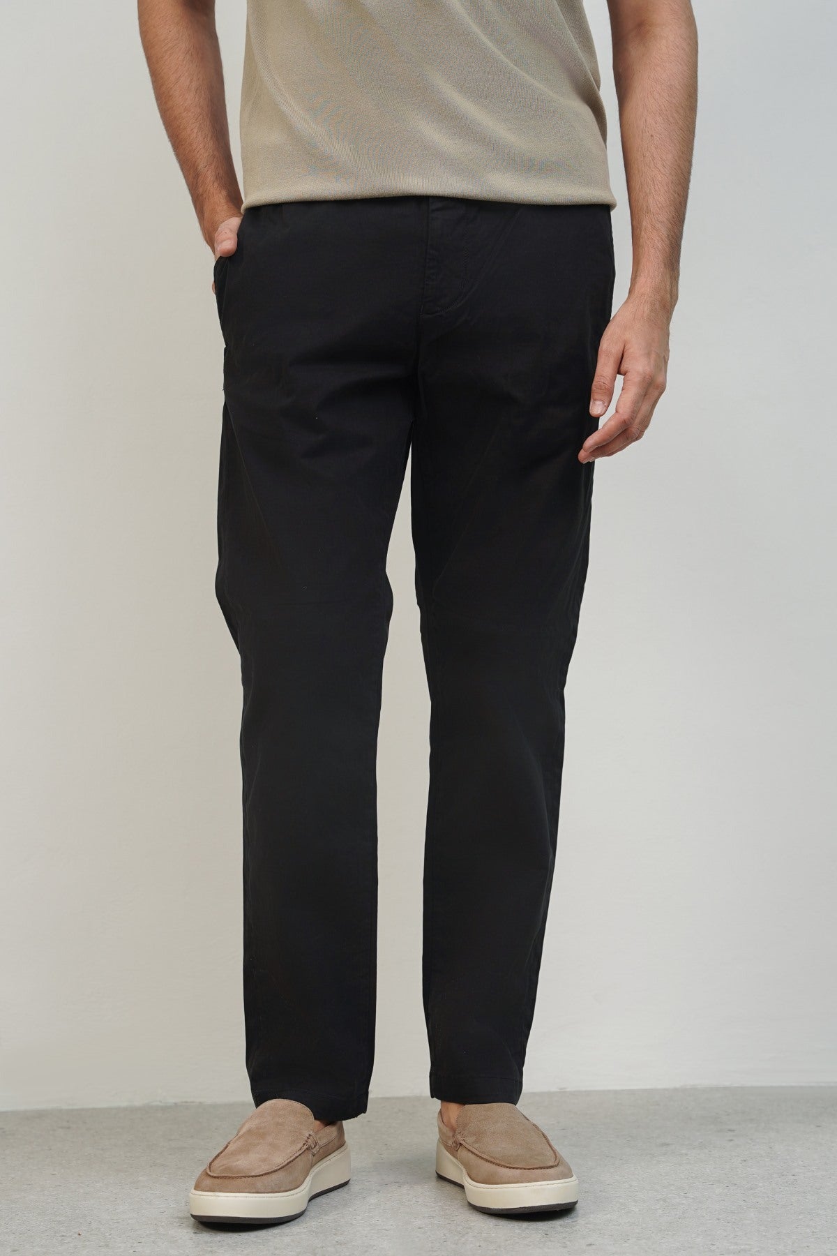 SLIM STRAIGHT PANTS