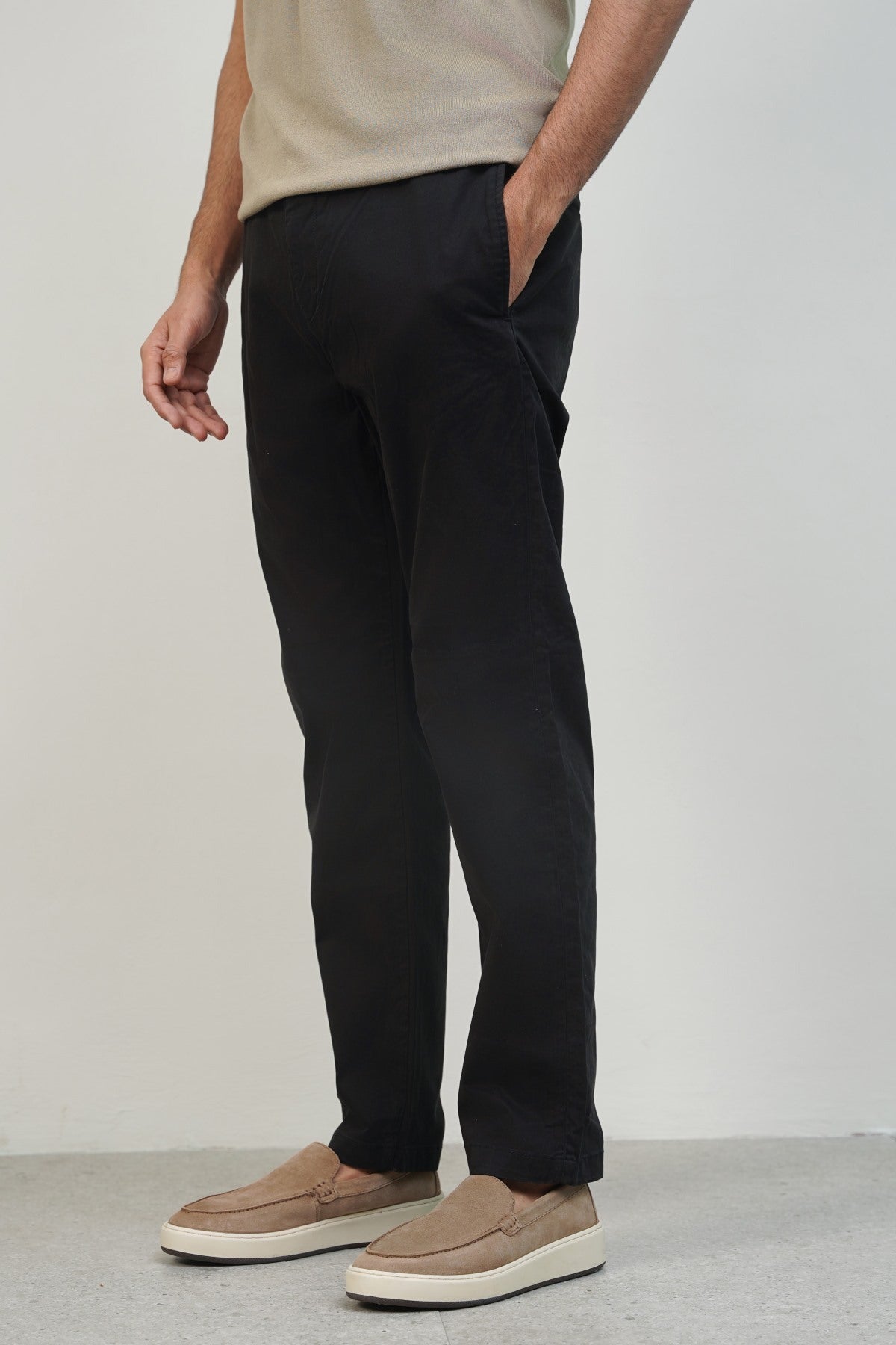 SLIM STRAIGHT PANTS